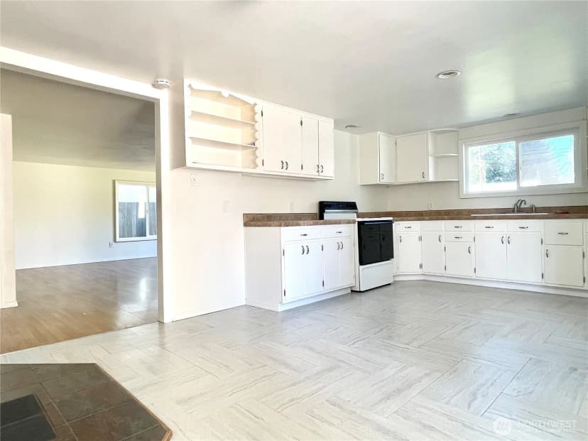 Property photo for 423 3rd Avenue W, Omak photo 9