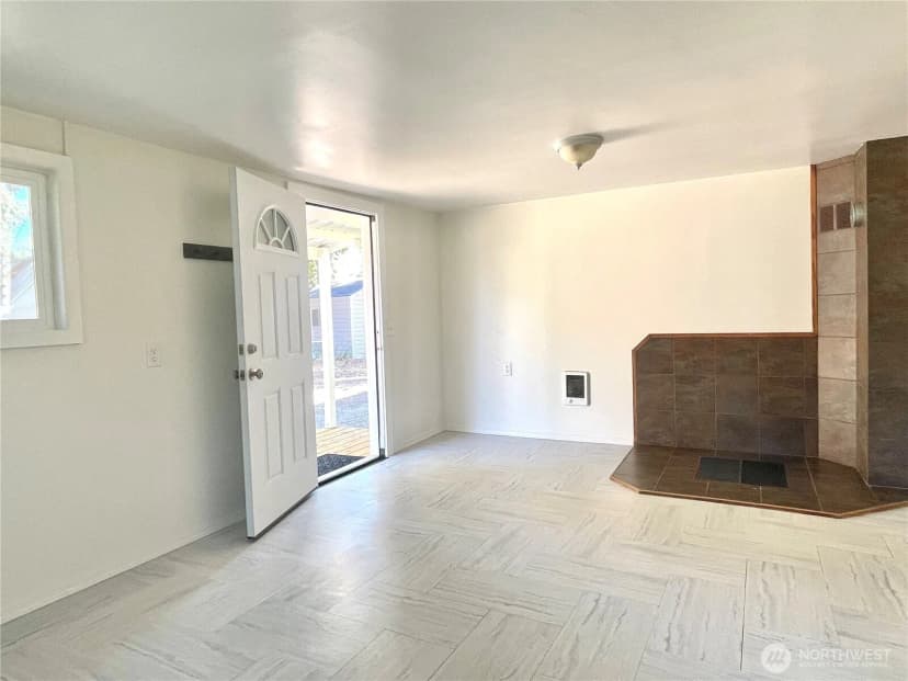 Property photo for 423 3rd Avenue W, Omak photo 11