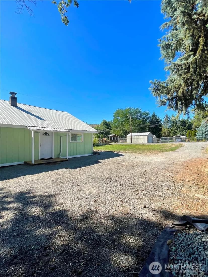 Property photo for 423 3rd Avenue W, Omak photo 29