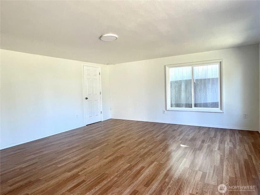 Property photo for 423 3rd Avenue W, Omak photo 5