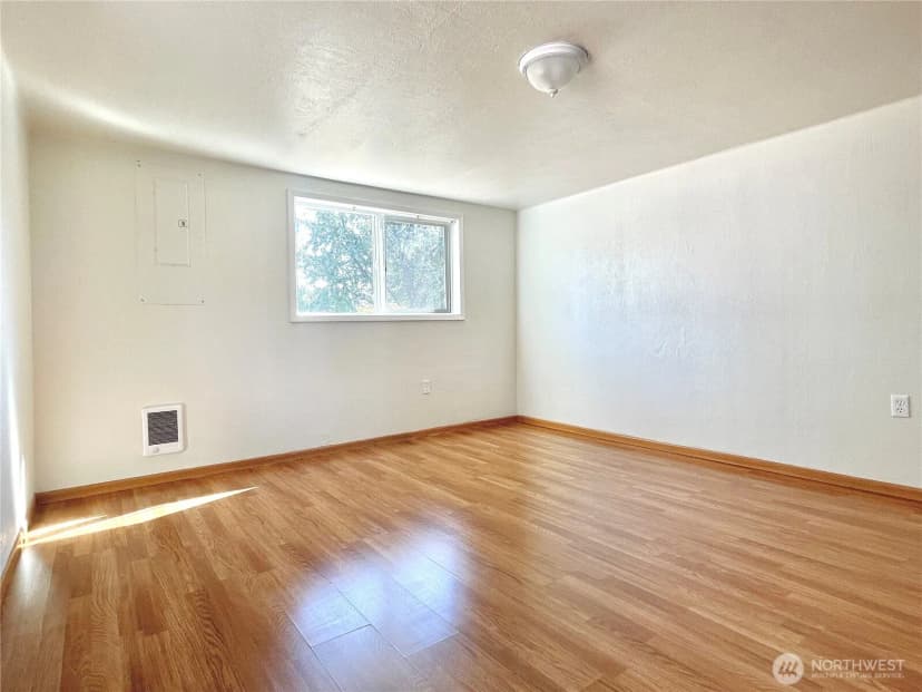 Property photo for 423 3rd Avenue W, Omak photo 14