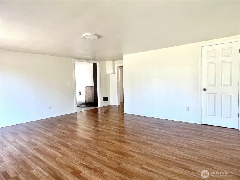 Property photo for 423 3rd Avenue W, Omak photo 6