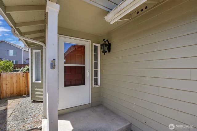 Property photo for 17732 27th Avenue Ne, Marysville photo 3