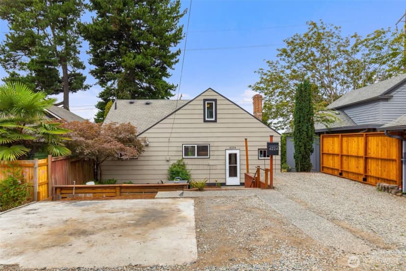 Property photo for 4224 3rd Avenue Nw, Seattle photo 32