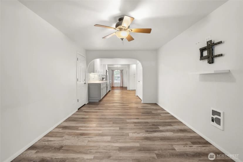 Property photo for 1215 Jasper Avenue Ne, Olympia photo 16