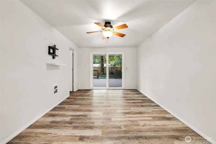 Property photo for 1215 Jasper Avenue Ne, Olympia photo 14