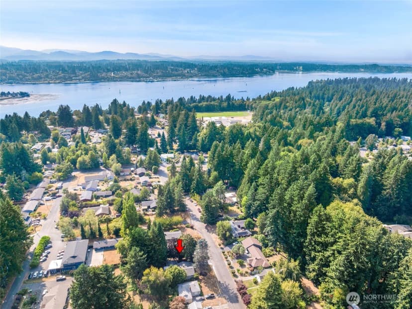Property photo for 1215 Jasper Avenue Ne, Olympia photo 31
