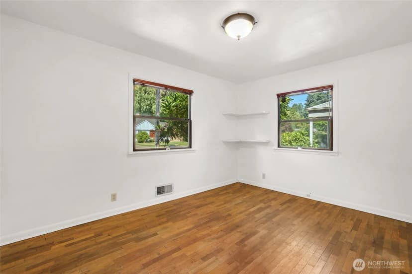 Property photo for 1215 Jasper Avenue Ne, Olympia photo 22