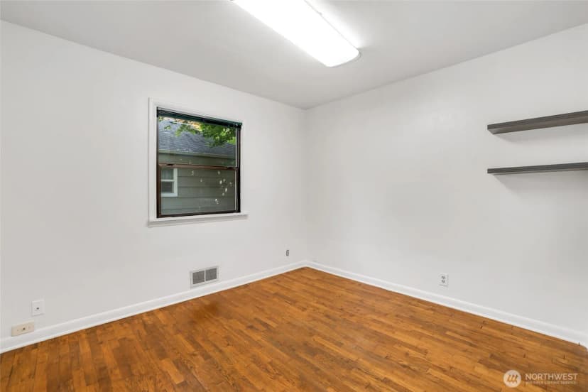 Property photo for 1215 Jasper Avenue Ne, Olympia photo 20