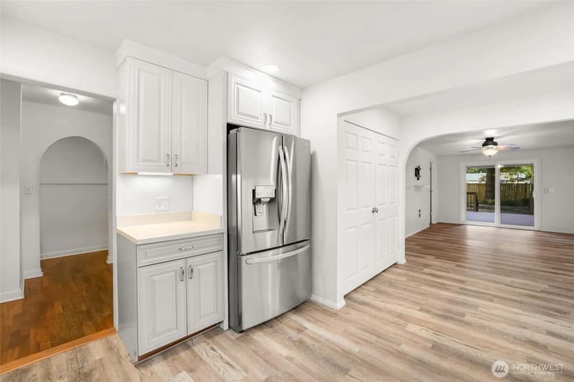 Property photo for 1215 Jasper Avenue Ne, Olympia photo 10