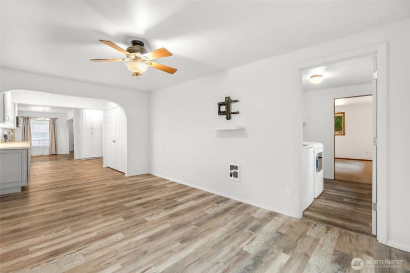 Property photo for 1215 Jasper Avenue Ne, Olympia photo 15