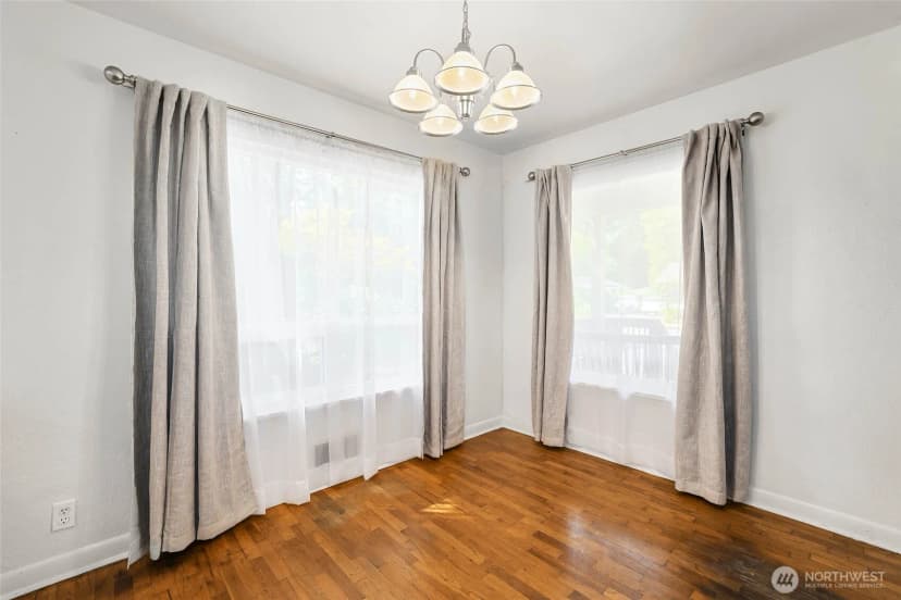 Property photo for 1215 Jasper Avenue Ne, Olympia photo 7