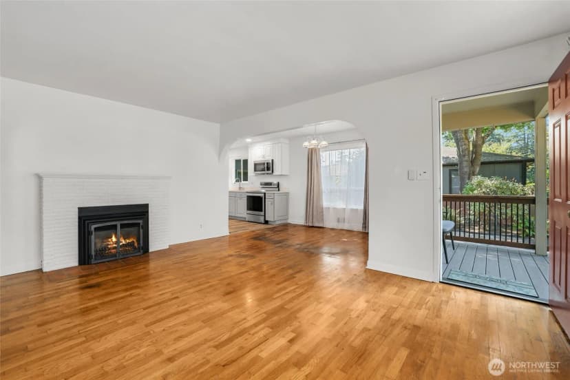Property photo for 1215 Jasper Avenue Ne, Olympia photo 4