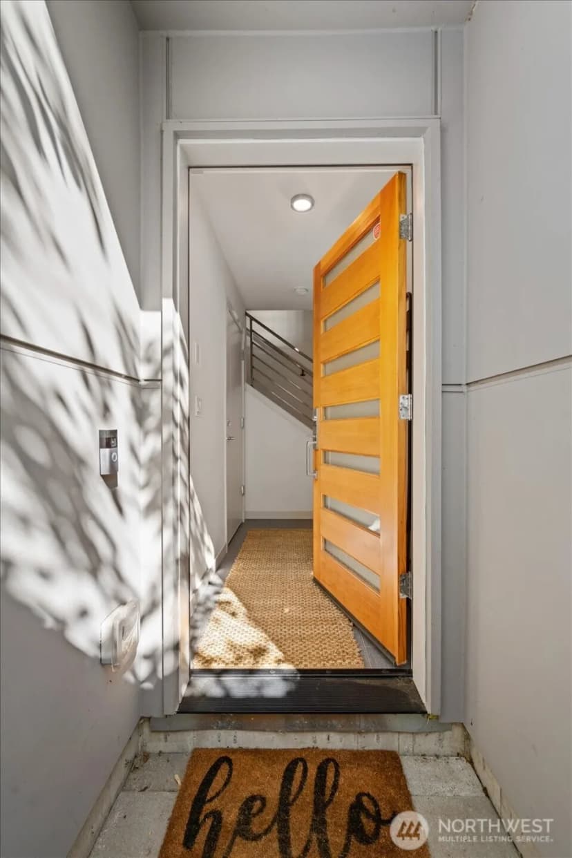 Property photo for 835 Nw 97th Street #b, Seattle photo 3