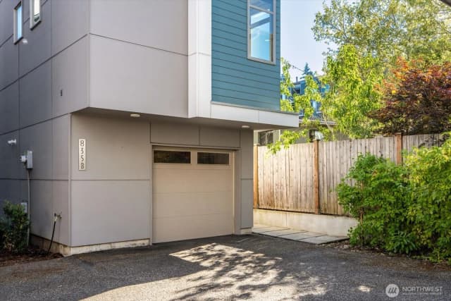 Property photo for 835 Nw 97th Street #b, Seattle photo 2