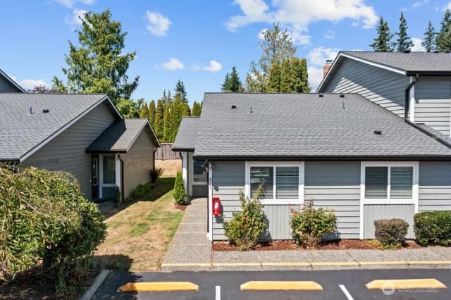 Property photo for 21515 4th Avenue W #a71, Bothell photo 2
