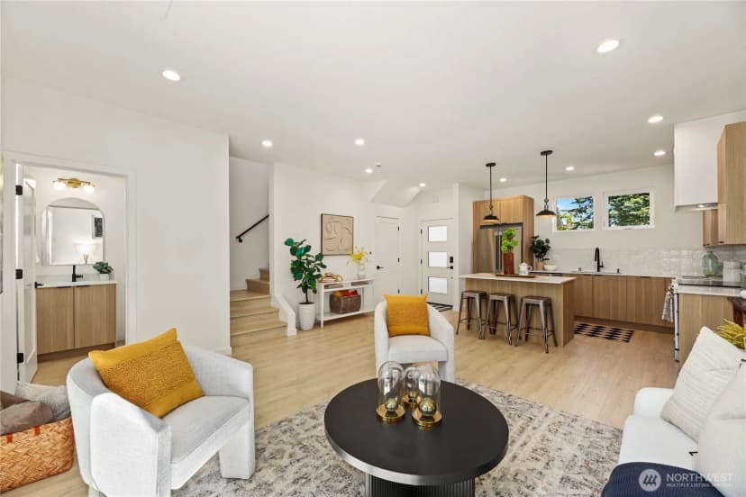 Property photo for 2742 38th Avenue Sw, Seattle photo 4