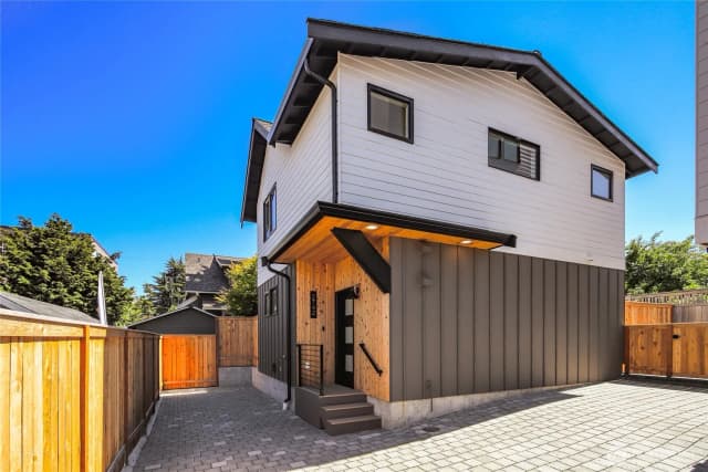 Property photo for 2742 38th Avenue Sw, Seattle
