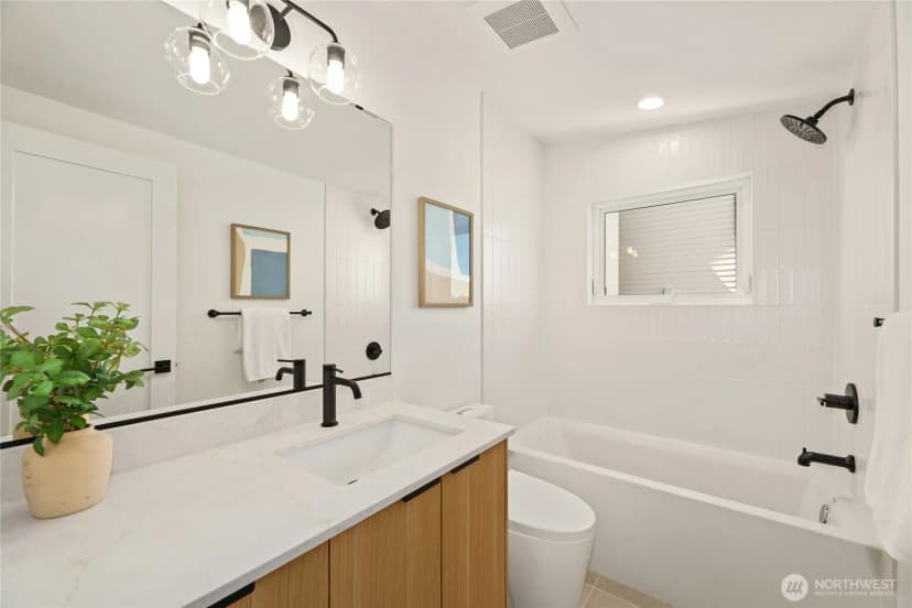 Property photo for 2742 38th Avenue Sw, Seattle photo 12