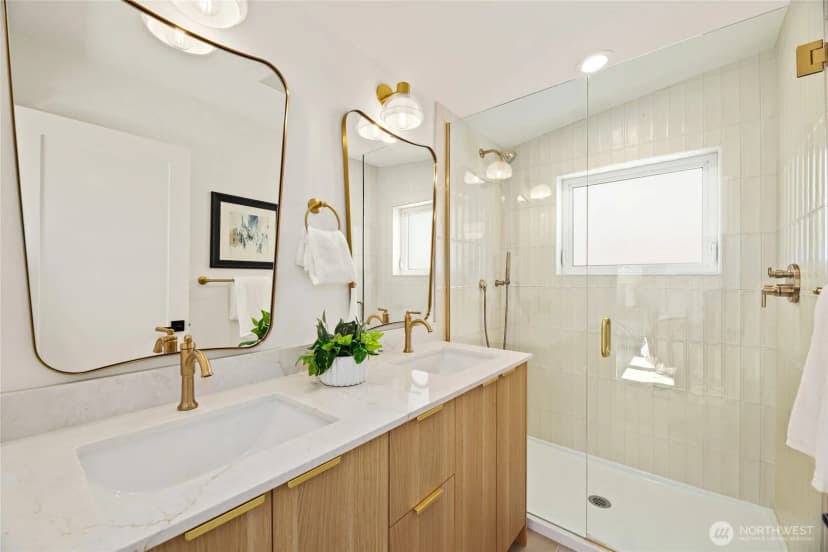 Property photo for 2742 38th Avenue Sw, Seattle photo 10