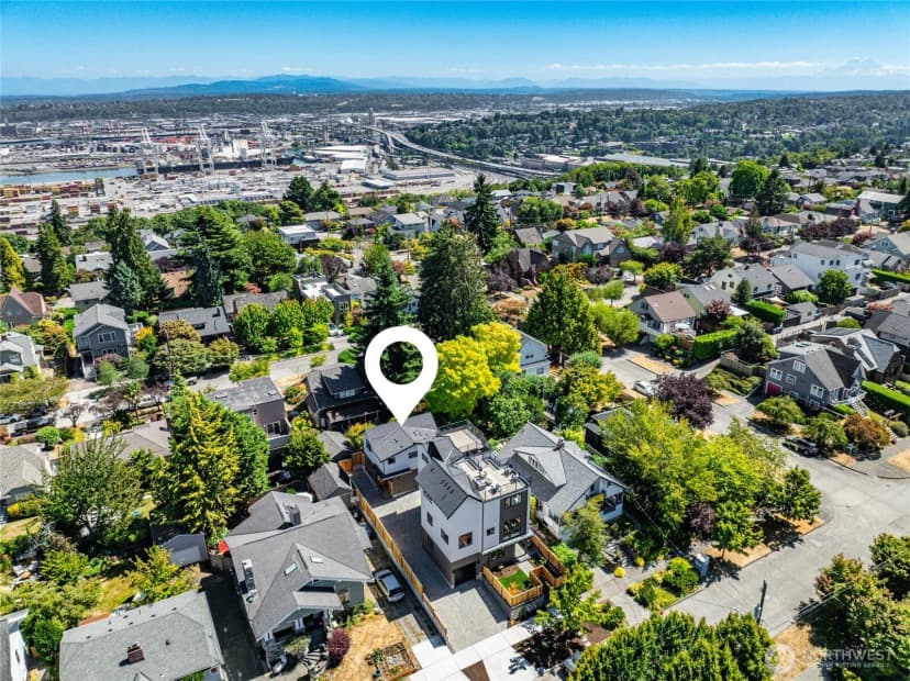 Property photo for 2742 38th Avenue Sw, Seattle photo 15