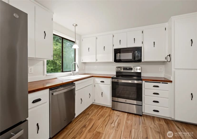 Property photo for 5718 140th Place Se, Everett photo 9