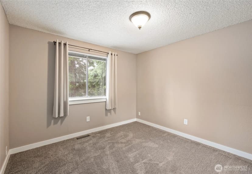 Property photo for 5718 140th Place Se, Everett photo 18