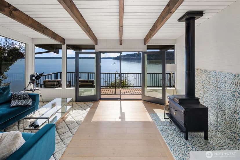 Property photo for 28605 Manzanita Beach Road Sw, Vashon