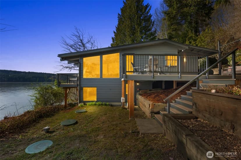 Property photo for 28605 Manzanita Beach Road Sw, Vashon photo 2
