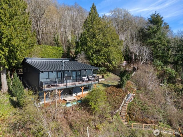 Property photo for 28605 Manzanita Beach Road Sw, Vashon photo 3