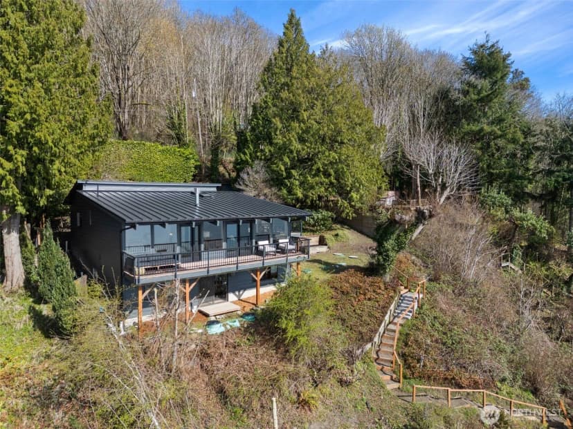 Property photo for 28605 Manzanita Beach Road Sw, Vashon photo 3