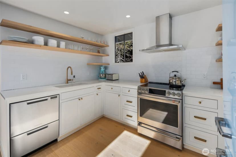 Property photo for 28605 Manzanita Beach Road Sw, Vashon photo 13