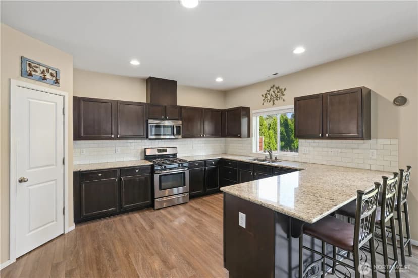 Property photo for 921 81st Street Ct E, Tacoma photo 8