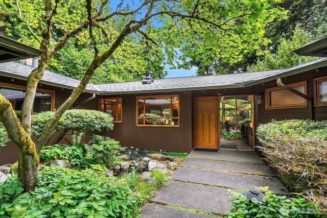 Property photo for 8509 Ne 27th Place, Clyde Hill