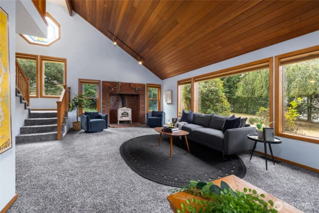 Property photo for 2496 Yew Street Road, Bellingham photo 4
