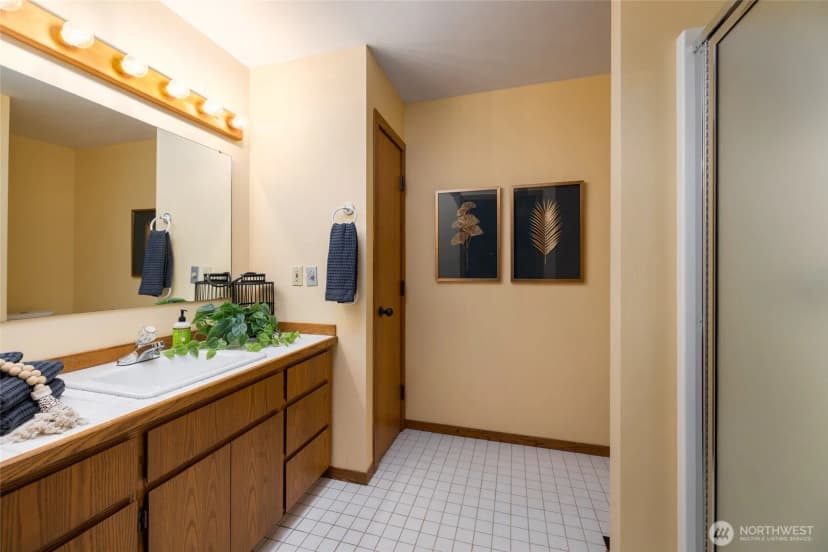 Property photo for 2496 Yew Street Road, Bellingham photo 17