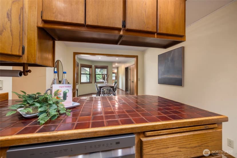 Property photo for 2496 Yew Street Road, Bellingham photo 13