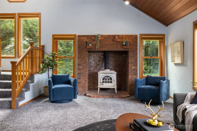 Property photo for 2496 Yew Street Road, Bellingham photo 6