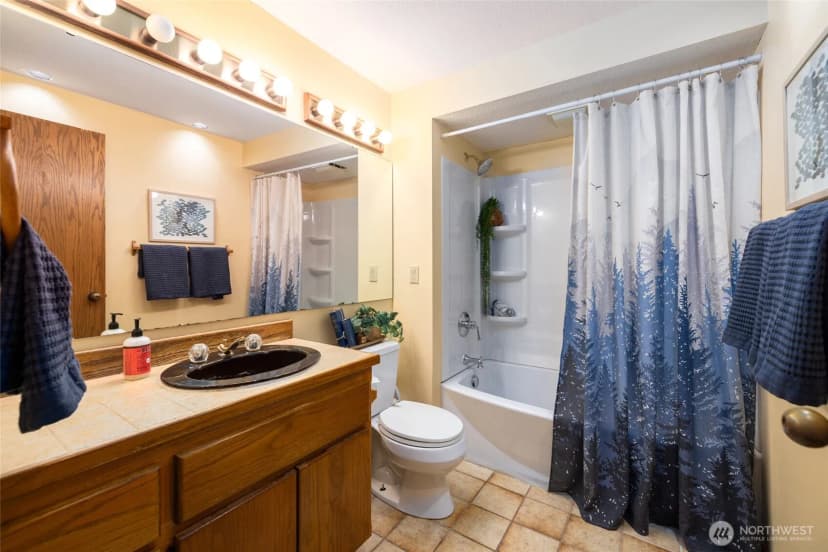 Property photo for 2496 Yew Street Road, Bellingham photo 23