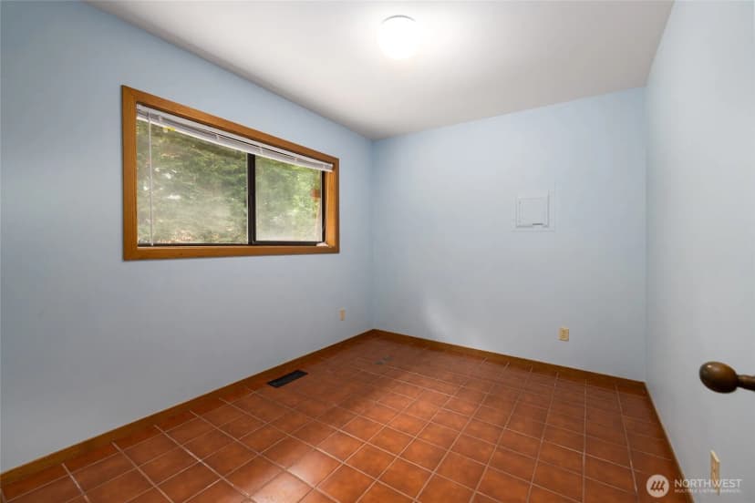 Property photo for 2496 Yew Street Road, Bellingham photo 21