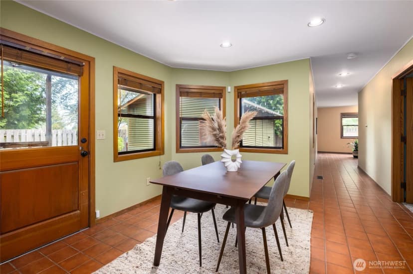 Property photo for 2496 Yew Street Road, Bellingham photo 14