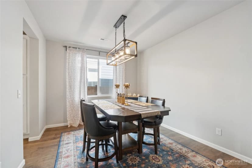 Property photo for 11133 5th Avenue Sw, Seattle photo 13