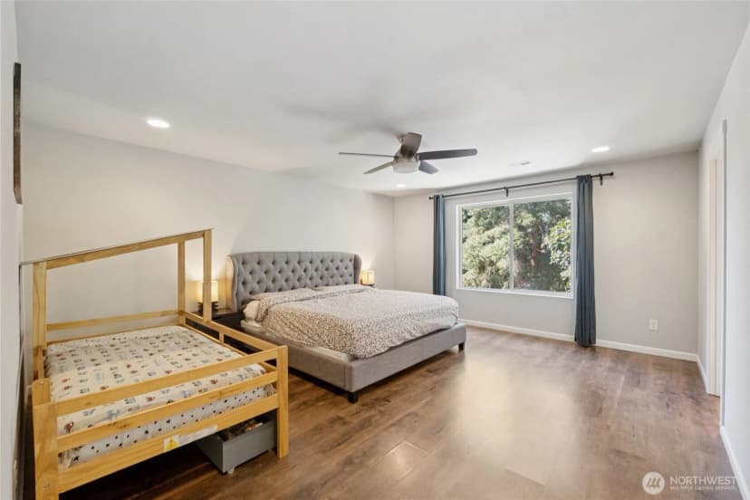 Property photo for 11133 5th Avenue Sw, Seattle photo 17