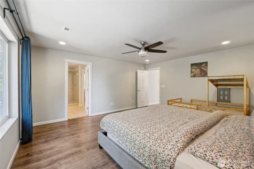 Property photo for 11133 5th Avenue Sw, Seattle photo 18