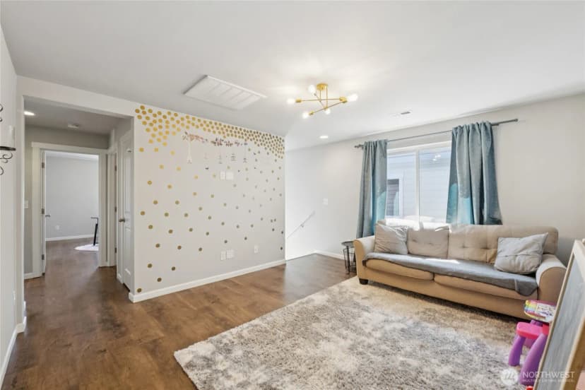 Property photo for 11133 5th Avenue Sw, Seattle photo 15