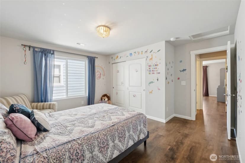 Property photo for 11133 5th Avenue Sw, Seattle photo 27
