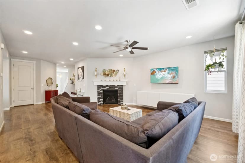 Property photo for 11133 5th Avenue Sw, Seattle photo 5