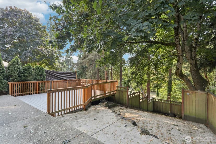 Property photo for 11133 5th Avenue Sw, Seattle photo 31