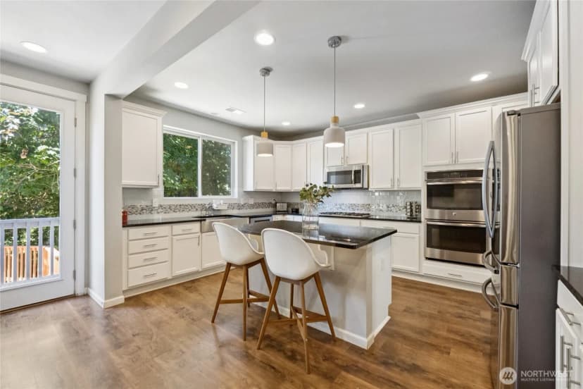 Property photo for 11133 5th Avenue Sw, Seattle photo 8