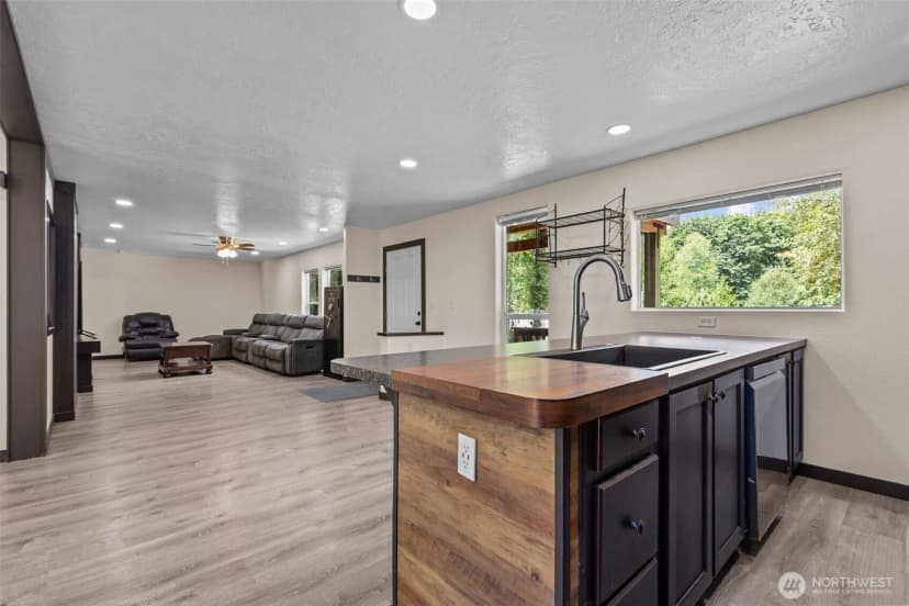 Property photo for 18916 27th Street Nw, Lakebay photo 11